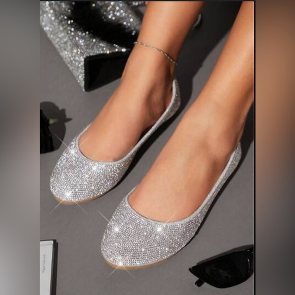 le chateau Silver Women's Shoes excellent condition size 7 - Picture 1 of 5